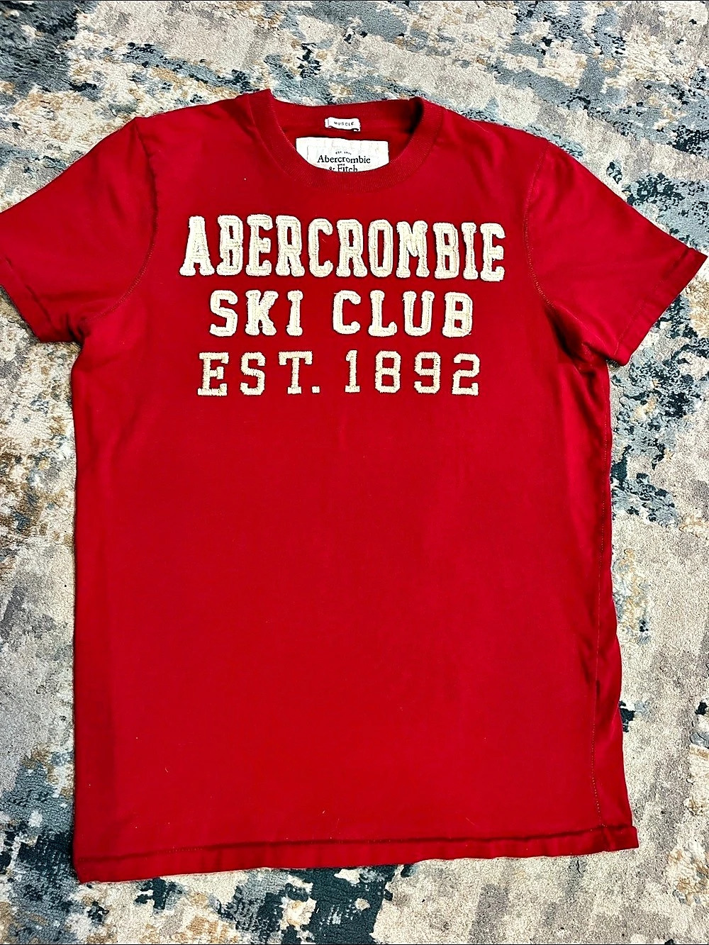 Abercrombie & Fitch Vintage Ski Club Graphic Tee Red & White Men’s Med